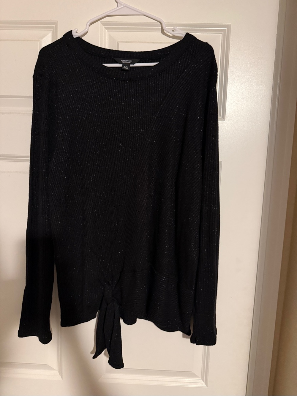 NWT Simply Vera Vera Wang Black Knot Front Sweater